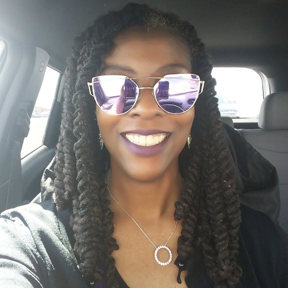 Meet your Posher, Tennille - Picture 1 of 1